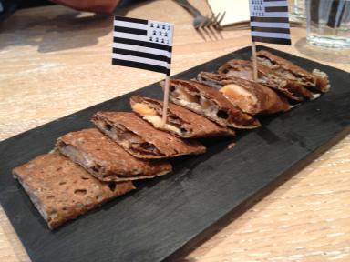 Breizh Café, La meilleure Crêperie de Paris Amuse galette saumon fume