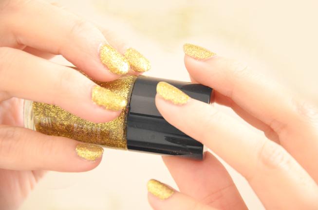 ☆ Vernis à paillettes: Etoile-or ☆ vernis-a-paillettes-dore.jpg