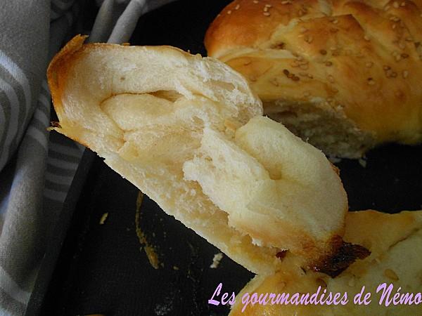 Brioche fleur roulée au miel et sésame brioche-roulee-miel-sesame--1-.JPG