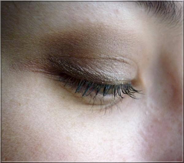 Eyeliner taupe : pourquoi pas?