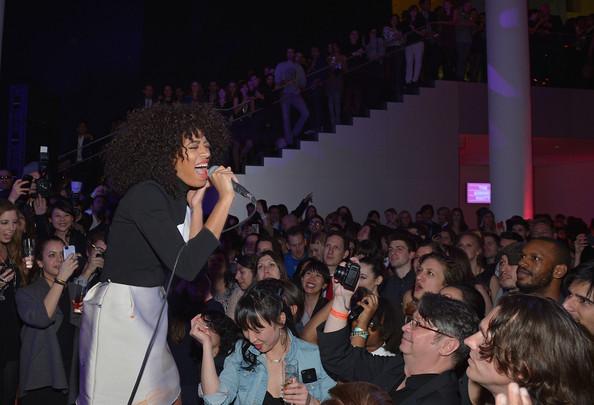 Photos : Solange chante au MoMA de NYC