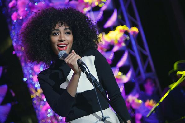 Photos : Solange chante au MoMA de NYC