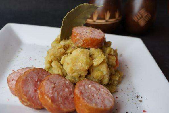 Pois cassés en potée, saucisses de Montbéliard Pois cassés en potée, saucisses de Montbéliard - 1