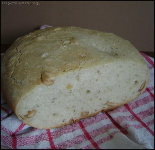 Pain aux cacahuètes (cuisson cocotte) Pain-aux-cacahuetes2.jpg