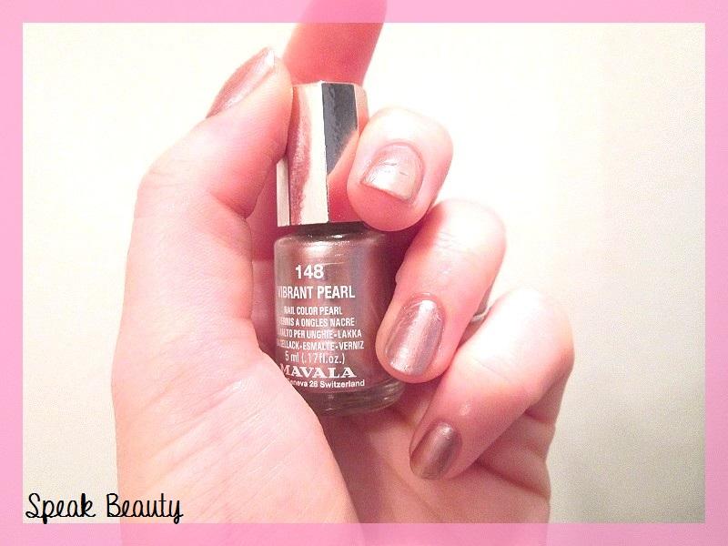 Un collier de perles sur mes ongles – Mavala Velvet Perl mavala-velvet-pearl-3 doré