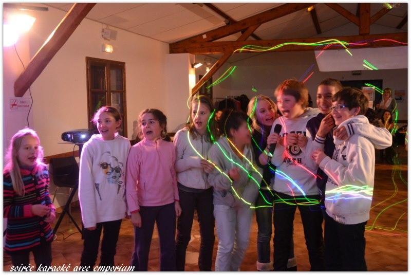 72328_487786464602620_121596794_n Soirée Karaoké (suite)