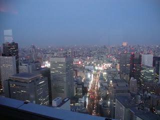 Tokyo : attentes, stupeurs et traditions