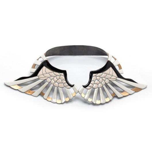 Les bijoux Nuit Numéro 12 col ailes nuit numero 12