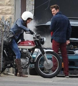 The Amazing Spider-Man 2 : nouvelles photos du tournage Stars+Set+Amazing+Spider+Man+2+NjItaDTA9-2x