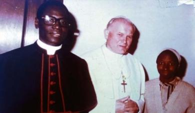 Mgr Robert Sarah, le pape Jean-Paul II et soeur Marie-Renée Mgr Robert Sarah, le pape Jean-Paul II et soeur Marie-Renée