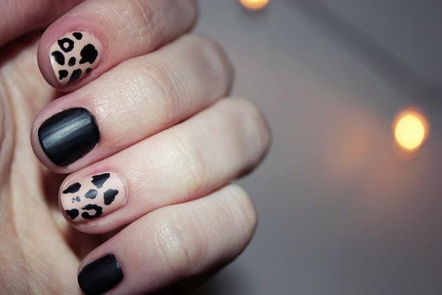 Mes Ongles vous disent Graou ! Mes Ongles vous disent Graou !