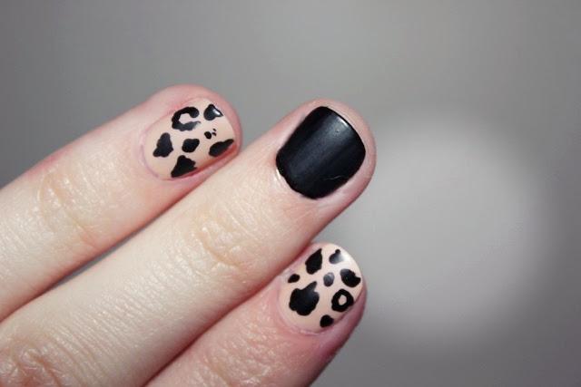Mes Ongles vous disent Graou ! Mes Ongles vous disent Graou !