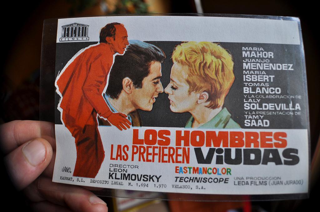 Los Hombres Las Prefieren Viudas Los Hombres Las Prefieren Viudas mini poster