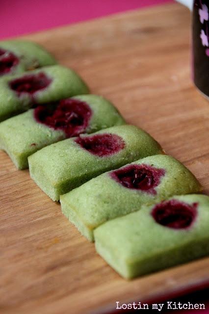 Financiers à la pistache et griottes Financiers à la pistache et griottes