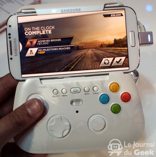 Une manette Bluetooth pour le Samsung Galaxy S4 samsung-galaxy-s4-live-26-536x540