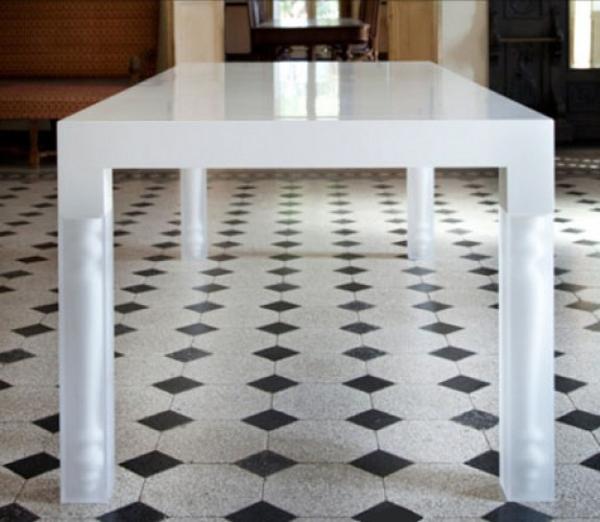 TABLE NIGHTMARE PAR GIUSEPPE PULVIRENTI ET GANDOLFO DAVID TABLE NIGHTMARE PAR GIUSEPPE PULVIRENTI ET GANDOLFO DAVID