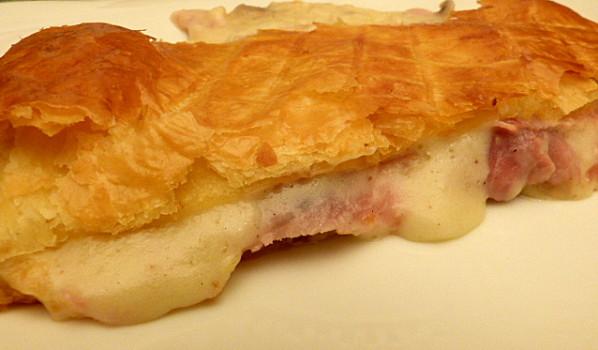 FEUILLETE JAMBON CHAMPIGNONS & FROMAGE P1040079-001.JPG