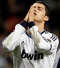 Prier ...: de la crédulité à la Foi. -1- les-dieux-du-football-vont-ils-entendre-les-prieres-de-cris.jpg