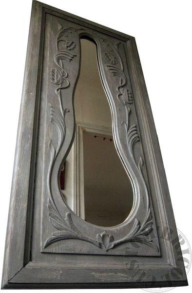 A l'heure du miroir Miroir facade comtoise-détouré