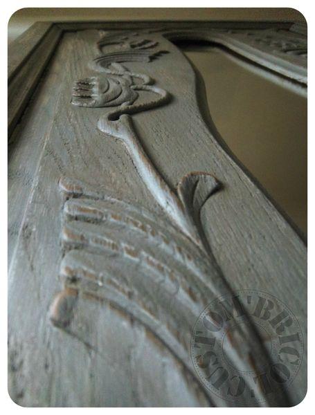 A l'heure du miroir Miroir facade comtoise- médaillon dessous