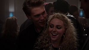 Critiques Séries : The Carrie Diaries. Saison 1. Episode 10. the-carrie-diaries-sebastian-and-carrie-bradshaw.png