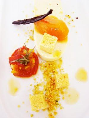 Parfait vanille huile d'olive, financiers huile d'olive et une tomate confite..... Parfait vanille huile d'olive, financiers huile d'olive et une tomate confite.....