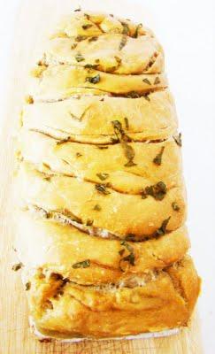 Pain mozzarella-basilic,