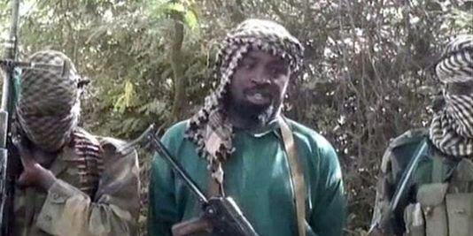 Abubakar Shekau, au centre, présenté comme le chef de la secte Boko Haram.
