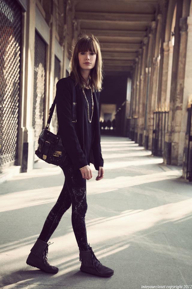 ♫ BACK TO BLACK ♪ ♫ BACK TO BLACK ♪