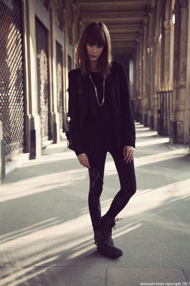 ♫ BACK TO BLACK ♪ ♫ BACK TO BLACK ♪