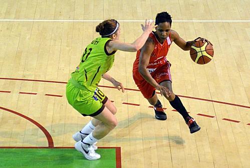 LFB : Villeneuve envoie son voisin en Ligue 2 Bintou-DIEME--Villeneuve---Hainaut_Francis-CARPENTIER.jpg