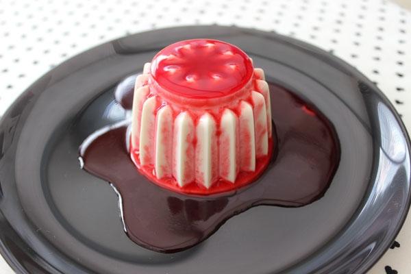 Panna cotta vanille/framboise recette de cuisine,miam miam,panna cotta,agar agar