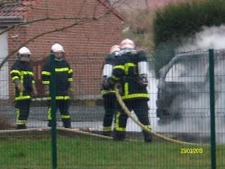 Explosion d'une voiture à Mazingarbe Explosion d'une voiture à Mazingarbe