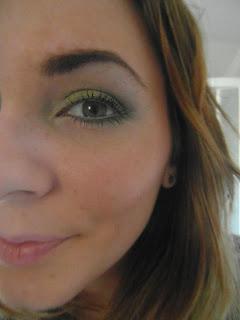 Un mascara qui tient ses promesses : Le Volume de Chanel ( concours inside) Un mascara qui tient ses promesses : Le Volume de Chanel ( concours inside)