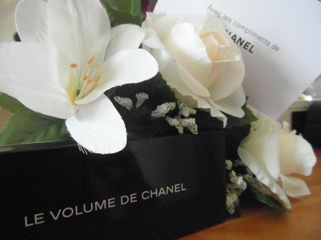 Un mascara qui tient ses promesses : Le Volume de Chanel ( concours inside) Un mascara qui tient ses promesses : Le Volume de Chanel ( concours inside)