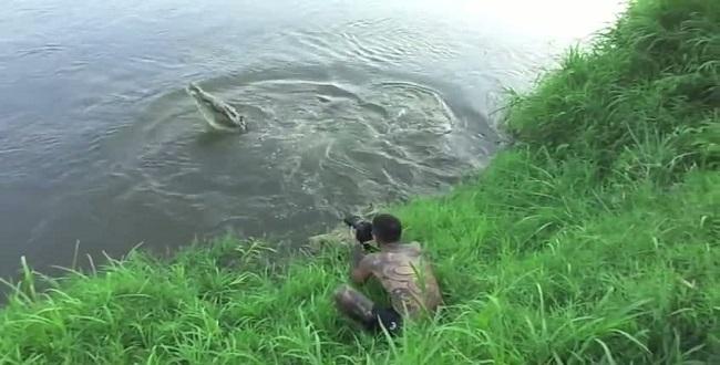 Antonio Ruiz a failli perdre la vie en s’approchant trop près d’un crocodile