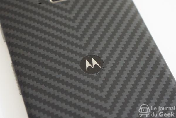 X Phone : Snapdragon 800 et écran saphir de 4,8 pouces ? motorola-razrhd-live-12