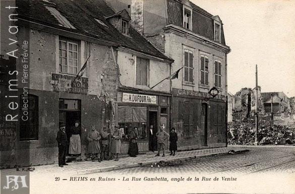Rue Gambetta à l'angle de la rue de Venise Gamb-Venis1