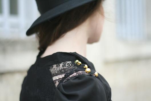 A walk blouse dentelle