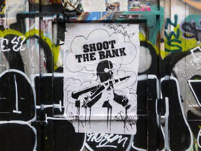 shoot the bank rue desnoyer street art pochoir paris