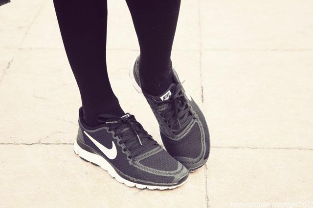 ♬ POUPOUPIDOU ♬ ♬ POUPOUPIDOU ♬