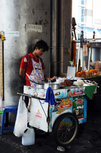 Et si la Thaïlande était le paradis de la street food dont je rêve depuis… longtemps ! La preuve en quelques images…