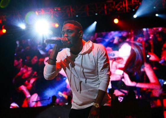 Kendrick Lamar Performs « Bitch Don’t Kill My Vibe Remix » at Paid Dues Independent Hip Hop Festival