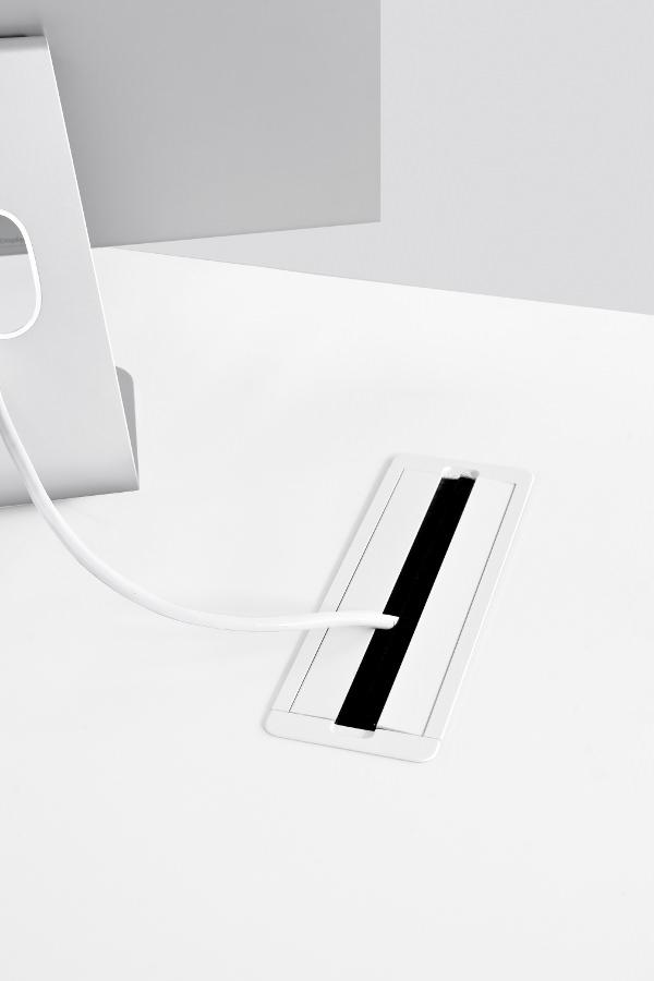 Thin-K la table de 6 mm par Luciano Bertoncini Thin-K la table de 6 mm par Luciano Bertoncini