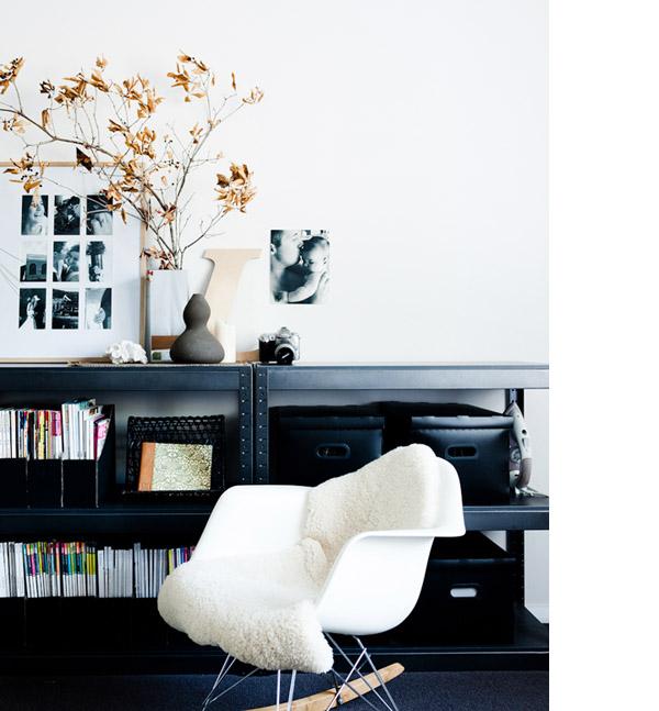 Une jolie visite déco en noir et blanc très scandi chic ! Une jolie visite déco en noir et blanc très scandi chic | www.decocrush.fr