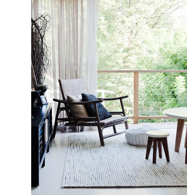 Une jolie visite déco en noir et blanc très scandi chic ! Une jolie visite déco en noir et blanc très scandi chic | www.decocrush.fr