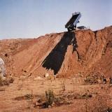 Robert Smithson – Earth Works Robert Smithson - Asphalte Rundown 01