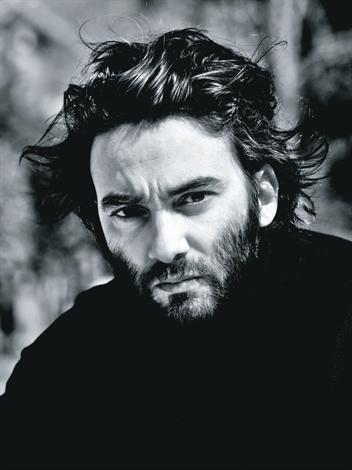 Saez, le coeur qui saigne 130325103819345_57_000_apx_470_