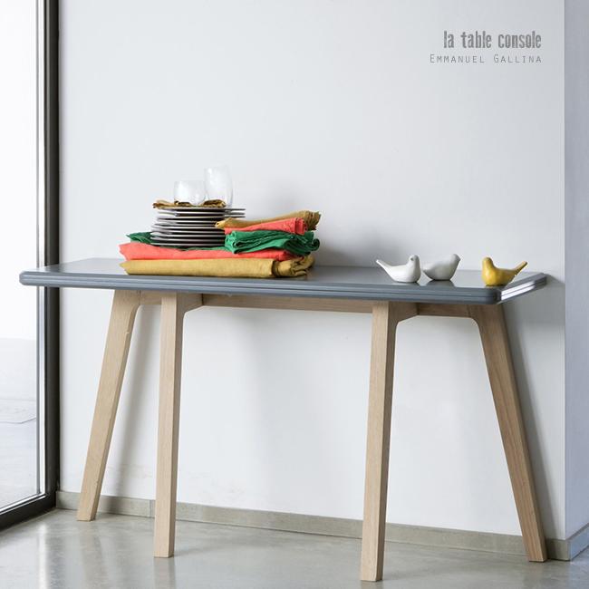 AM.PM. addict… table