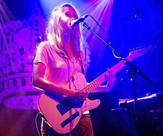 Juke Boxes- Joy Simar à l' Ancienne Belgique ( Club), Bruxelles, le 3 avril 2013. JUKE_BOXES_-20130403_9321-.jpg